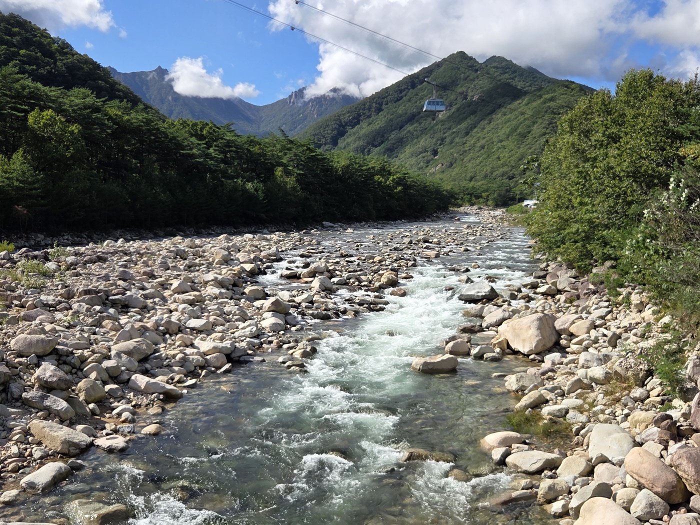 비룡폭포가는길계곡